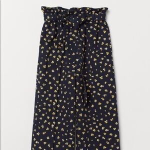 H&M Dark blue and yellow Floral Pants